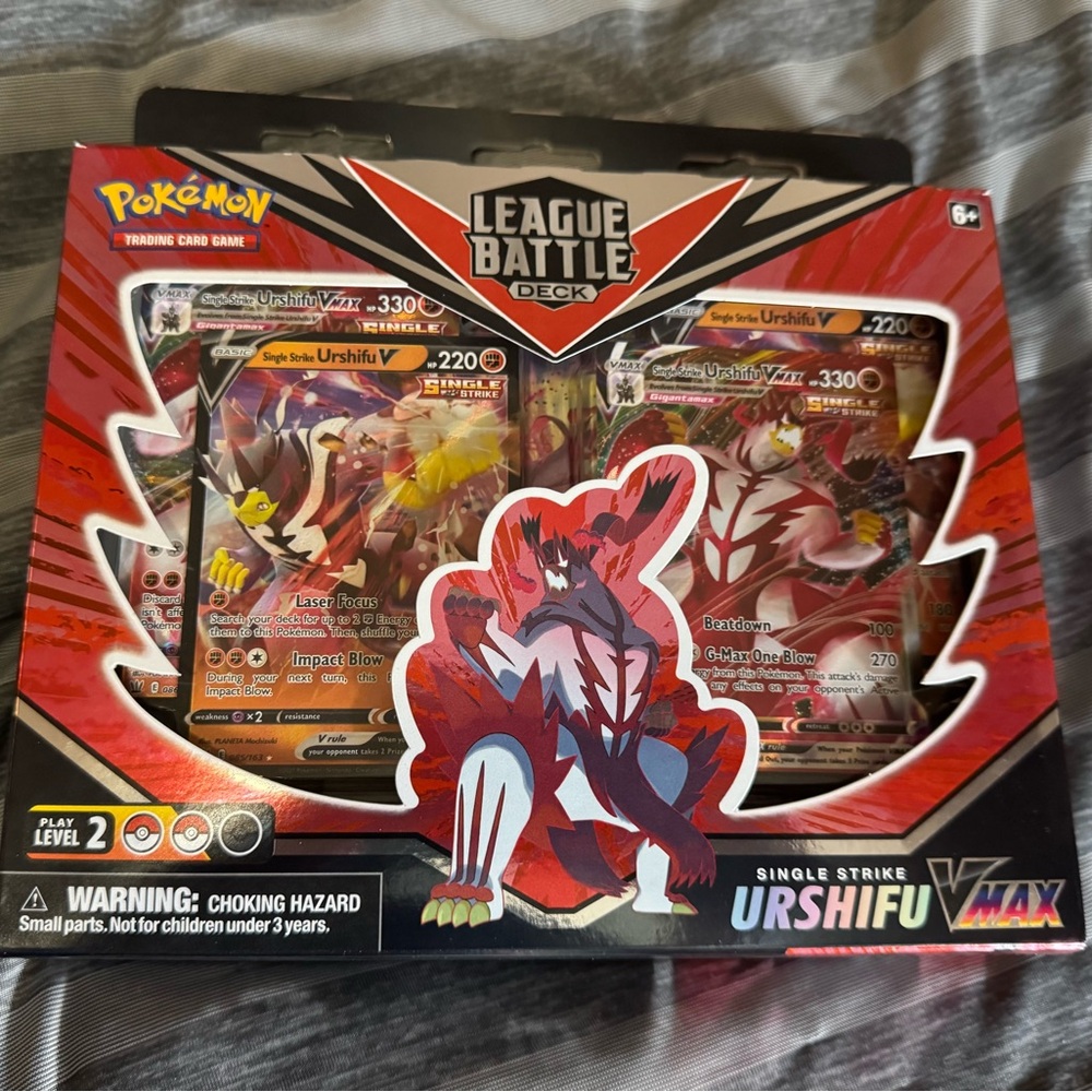 Pokémon TCG: Single Strike Urshifu VMAX League Battle Deck